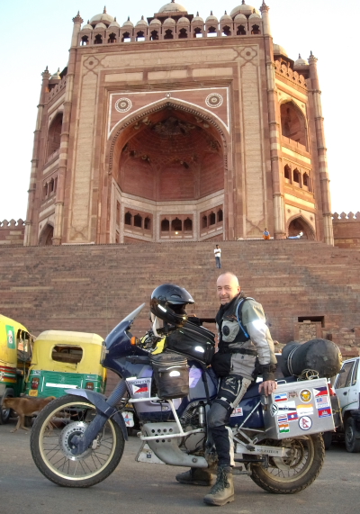 1 at the 54m high gate in fatehpur sikri.JPG